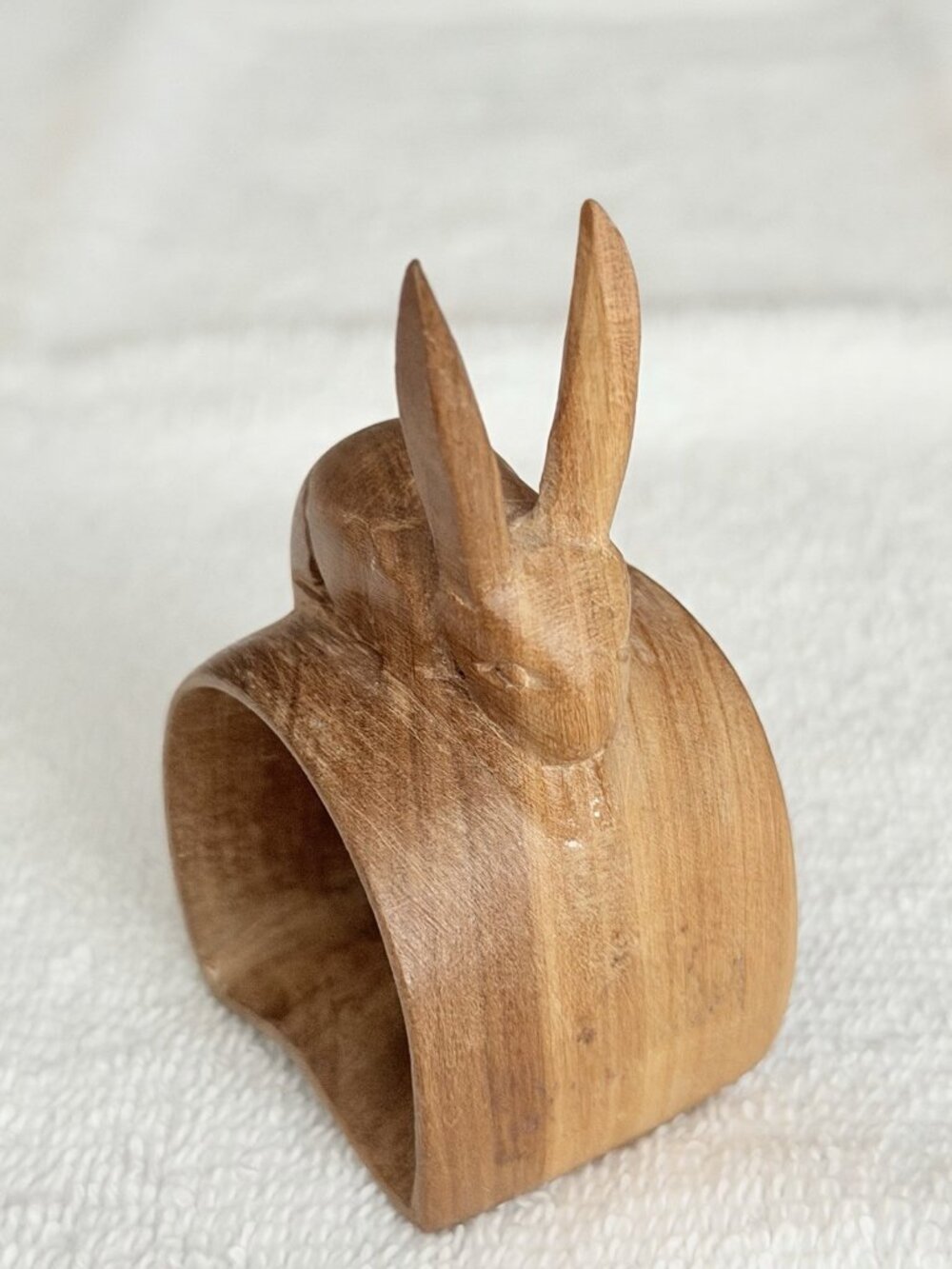 Vintage Hand Carved Wood Bunny Rabbit Napkin Rings Holder Gift Decor